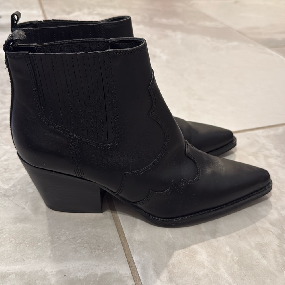Sam Edelman Western Chelsea Boots